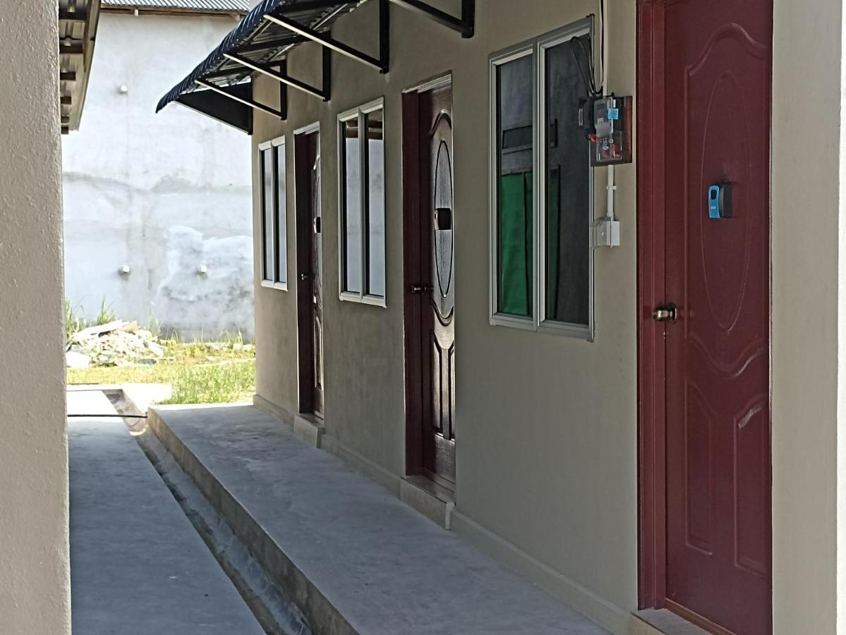 Depulauserai Roomstays Pekan Εξωτερικό φωτογραφία
