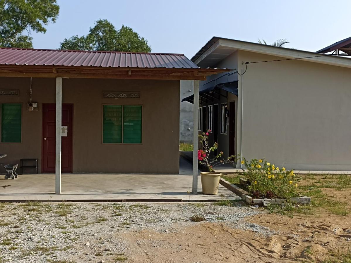 Depulauserai Roomstays Pekan Εξωτερικό φωτογραφία